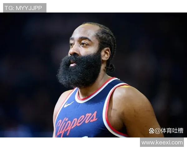詹姆斯哈登如何在NBA赛场上重塑自己的篮球风格与领导能力